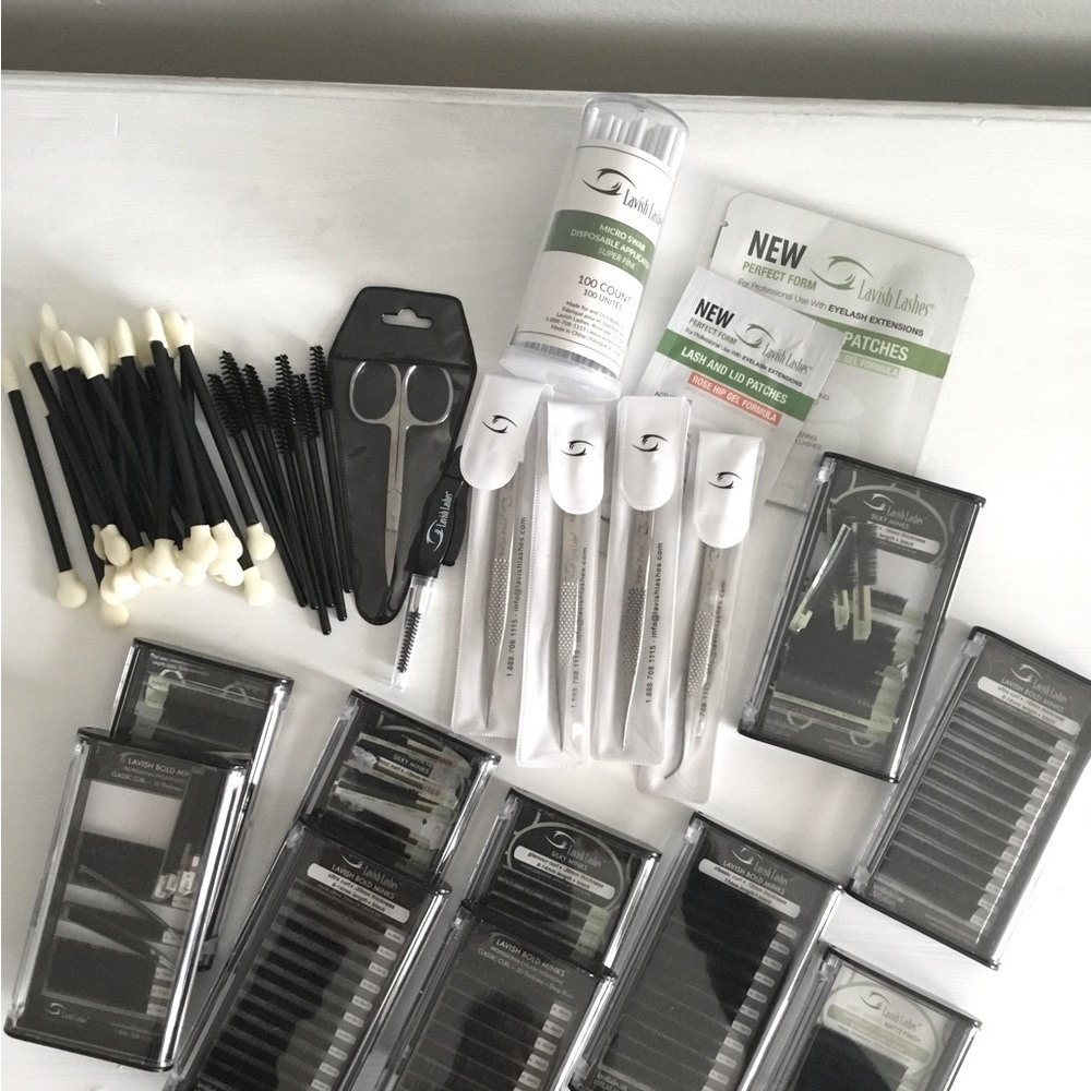 Mink eye lash supplies.  Perfect supplies for a professional.